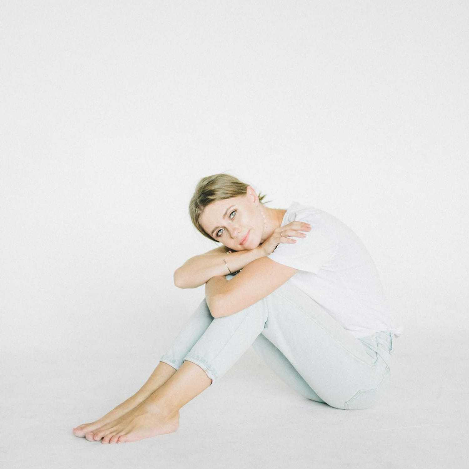 Portrait of Ava R., a professional stylist at Turn Heads Salon, showcasing their expertise and style.